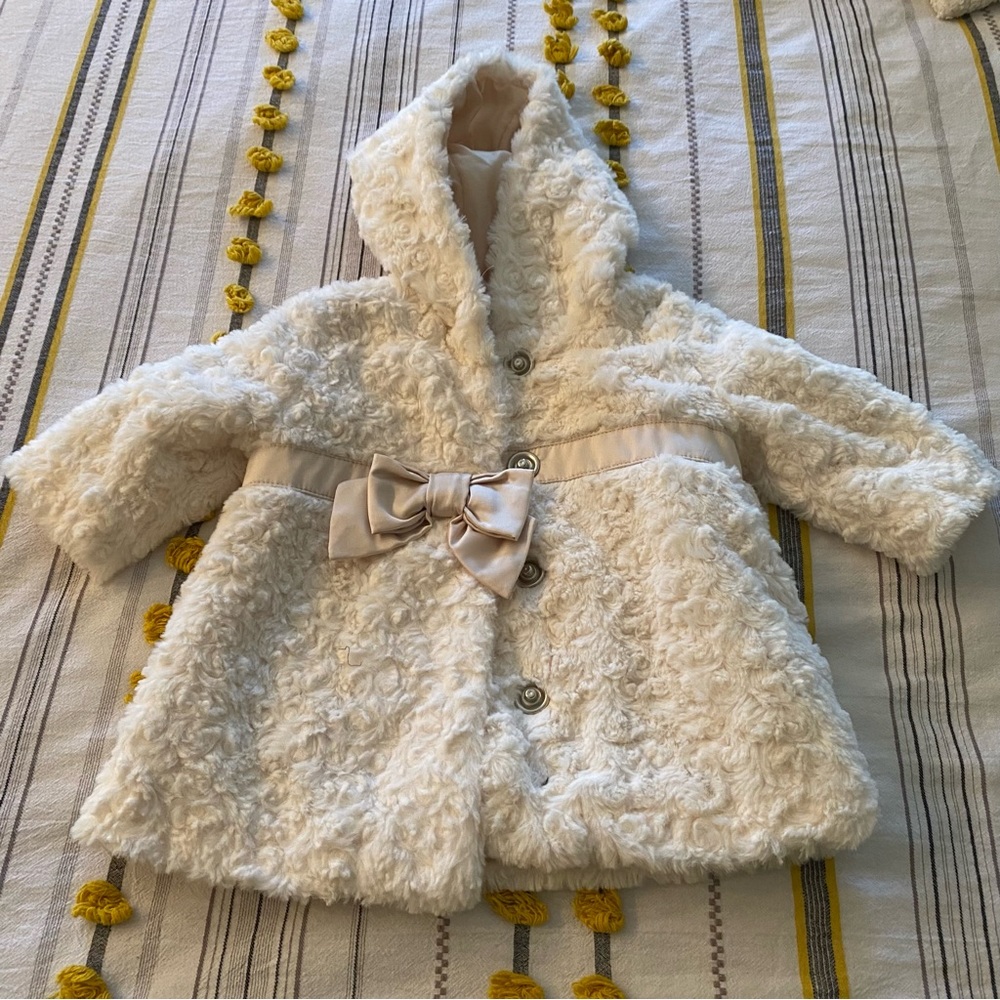 Janie and Jack faux fur coat with bow 0-6 months